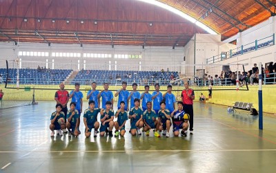 PERKASA DI LAPANGAN! Tim Voli Putra MAN 1 Pangkalpinang Menang 2-0 atas SMK Tunas Karya, Siap Rebut Tiket Semifinal